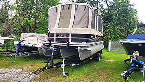 2013 LOWE 22' TRITOON PONTOON BOAT FOR SALE IN THE FENELON FALLS AREA, ONTARIO, CANADA.